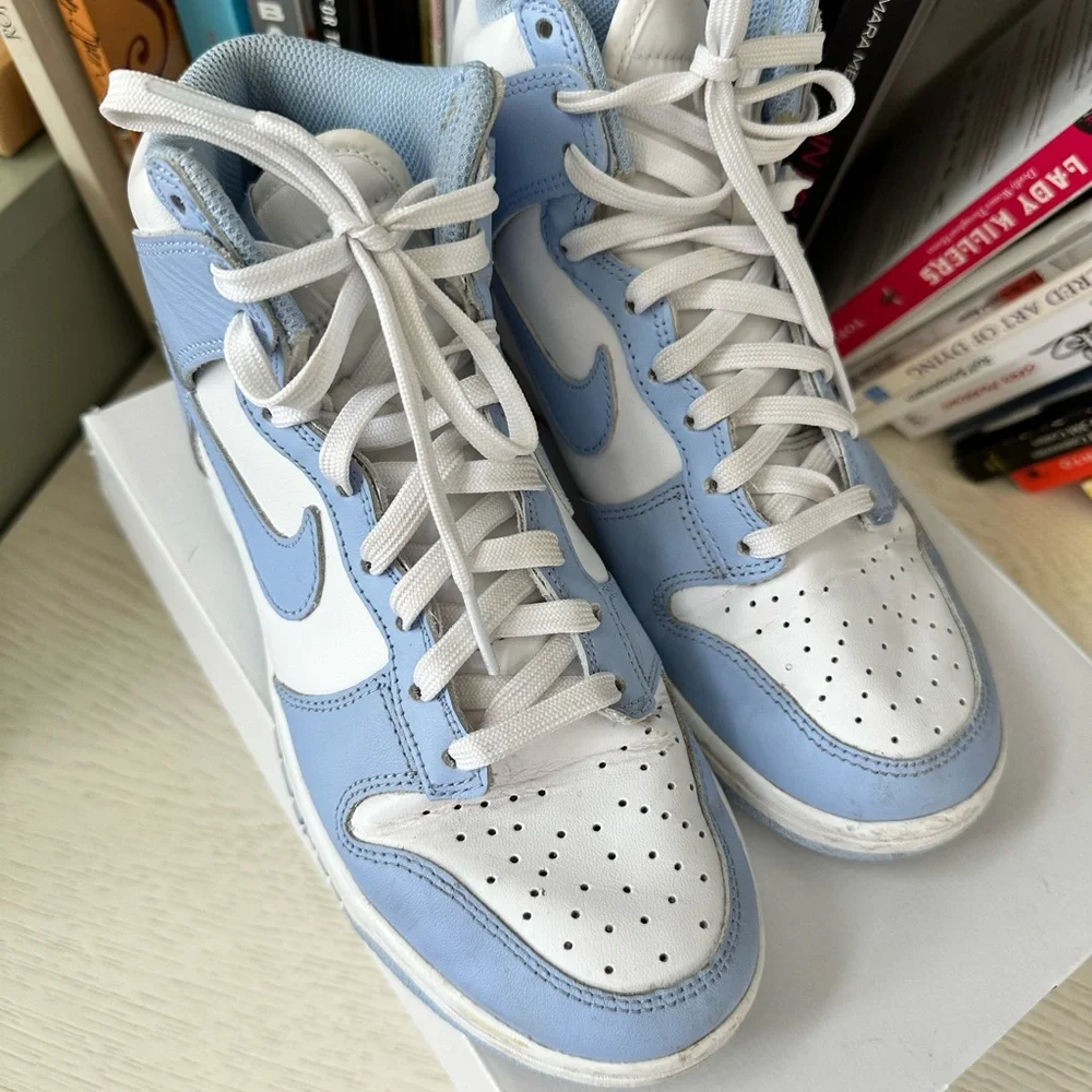 Women’s Nike Dunk High in Aluminum rare! Worn probably 20x, great condition - Picture 2 of 4